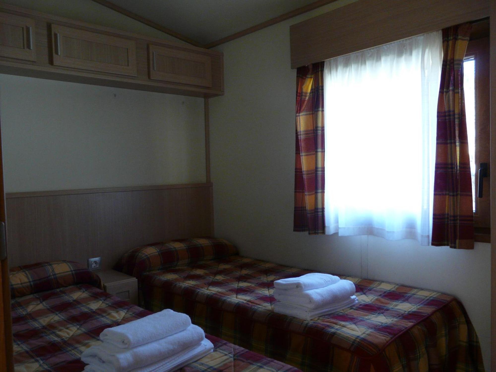 Complejo Turistico Bielsa Hotel Y Camping Стая снимка