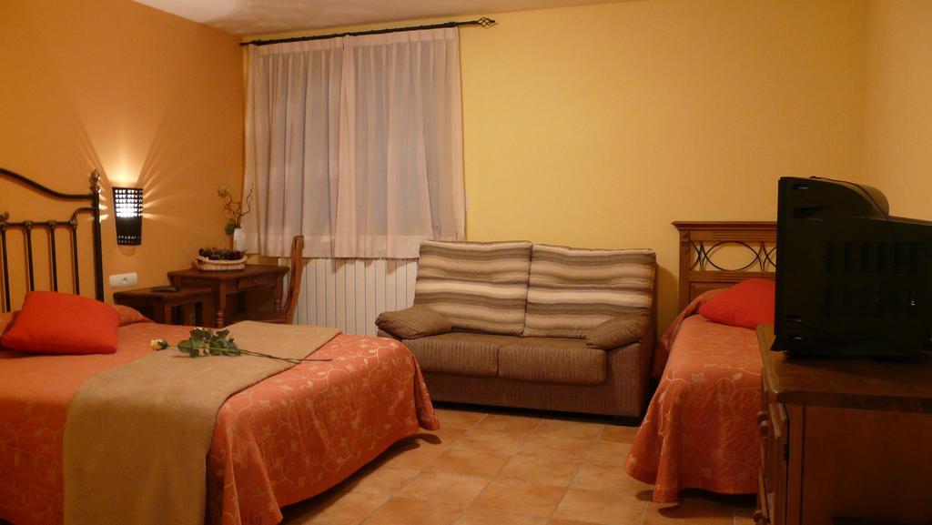Complejo Turistico Bielsa Hotel Y Camping Стая снимка